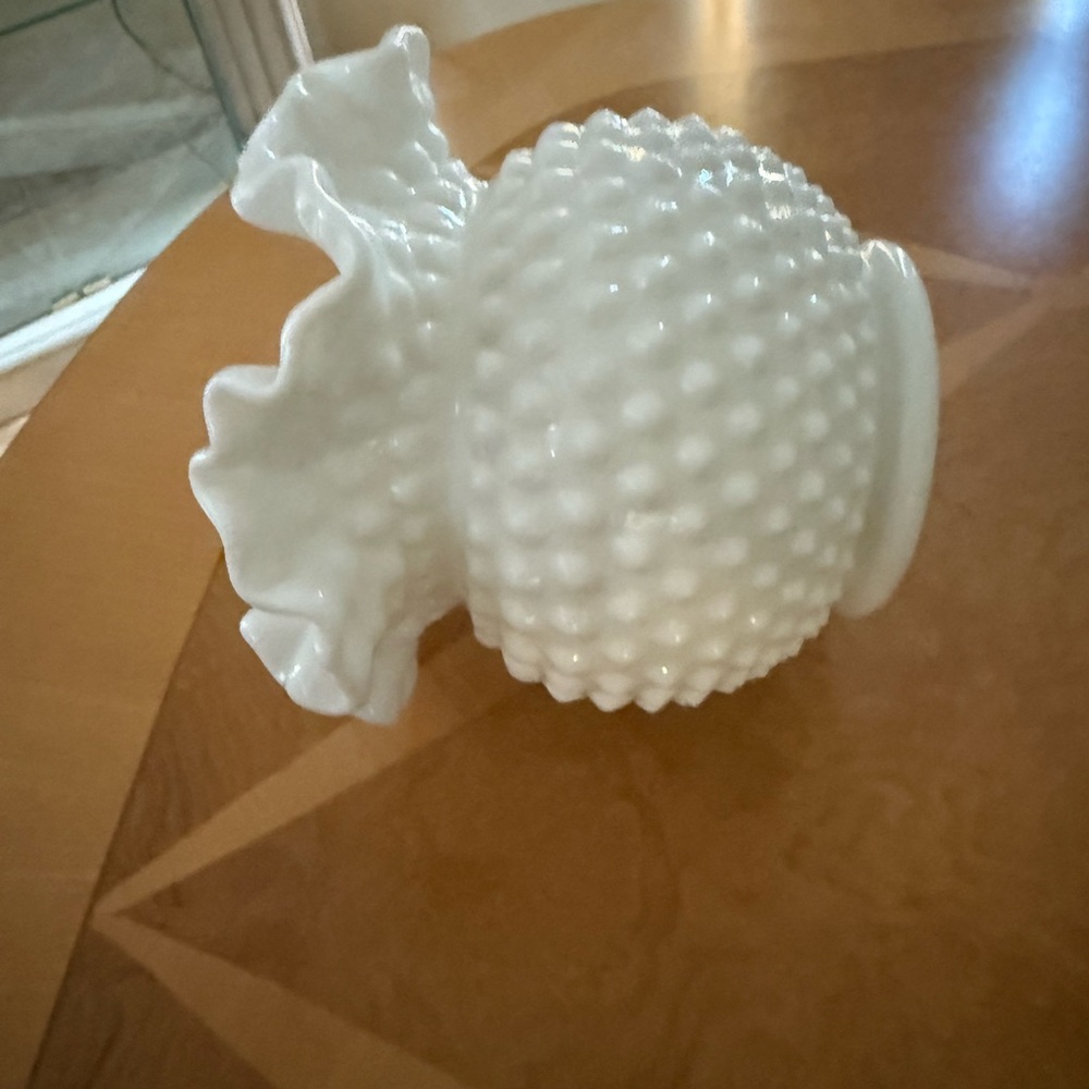 Fenton Hobnail bowl /vase white milk glass. - Picture 6 of 10